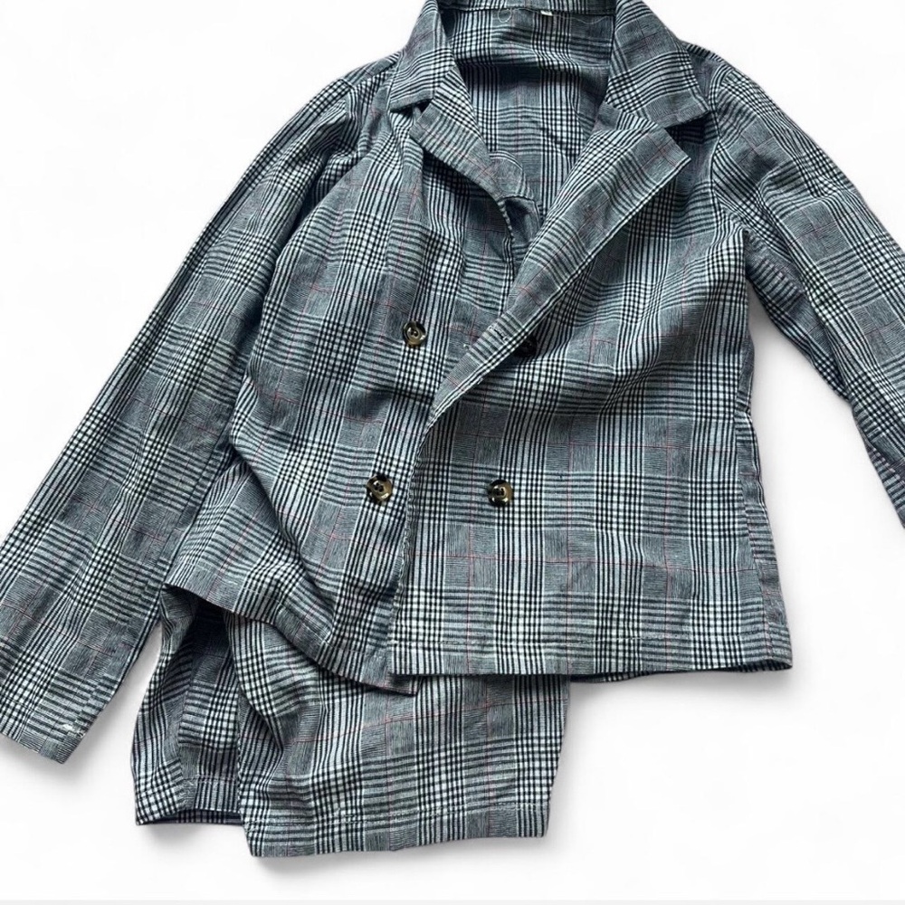 [SOLD] 🐾 3 for $20 🐾 Shein Plaid Double-Breasted Blazer with Shorts